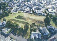 〈写真：山代二子塚古墳（松江市山代町・県文化財課提供）〉