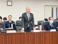 〈写真：記者会見に臨む竹下組合長＝30日、松江市殿町のＪＡしまね本店〉