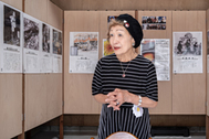 〈写真：「核廃絶は難しい。しかし黙っていてはいけない」と話す本間さん＝９日、出雲市西平田町の「ファインダーみるみる」〉