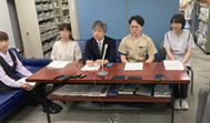 記者会見する県民主医療機関連合会の関係者＝７月31日、県庁